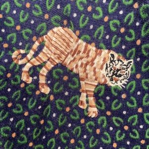 Light sweater.Green.Appliqué on front